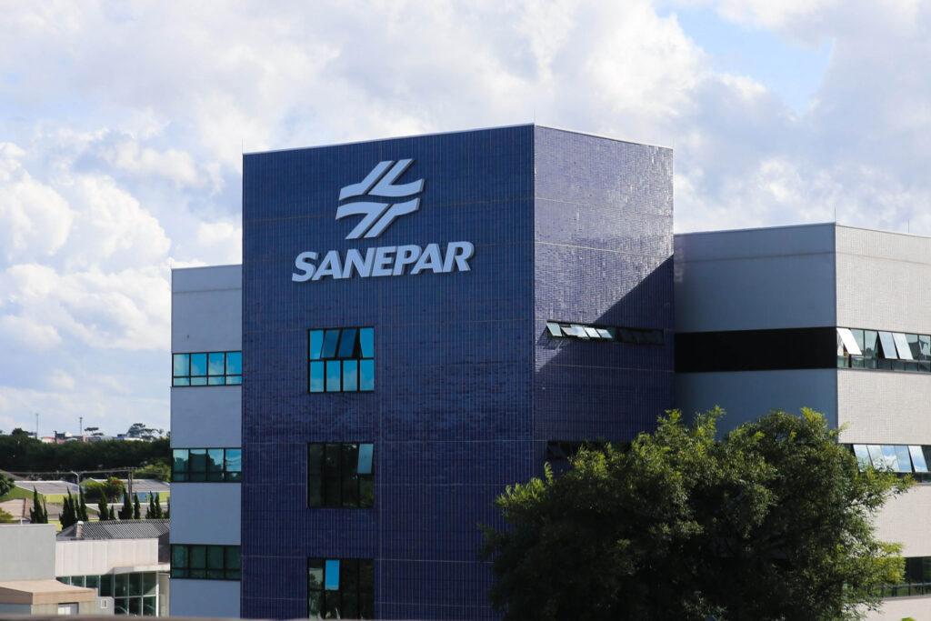 Foto da sede da Sanepar SAPR11